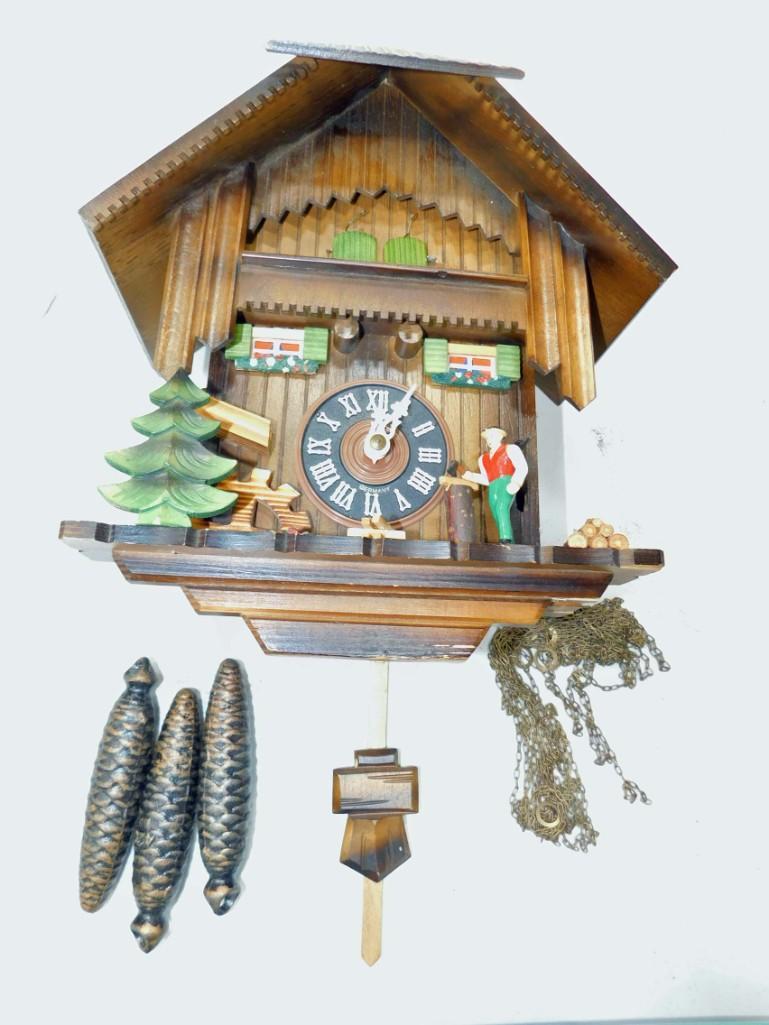 German Cuckoo Clock plays Eidelweiss Swiss Musical (1 of 10)