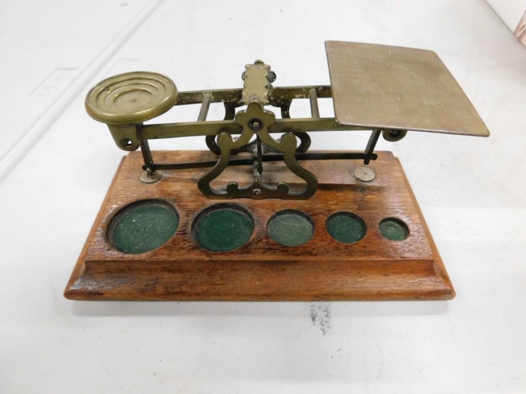 Vintage Postal Scale (1 of 4)