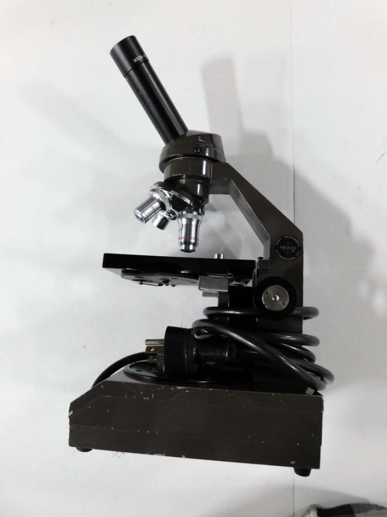 Swift Instruments Microscope (1 of 4)