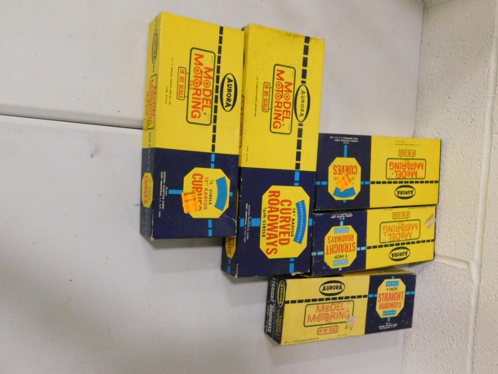 5 Boxes Aurora Model Motoring HO Scale Slot Car Track (1 of 2)