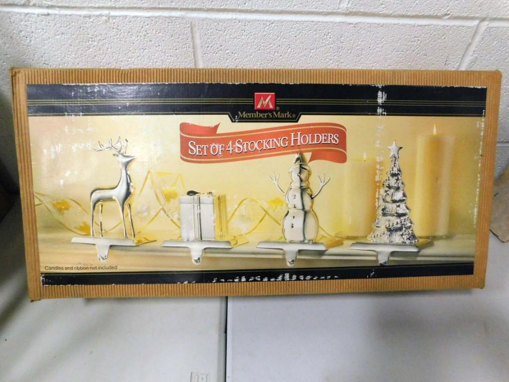 Set of 4 Christmas Stocking Holders (1 of 3)