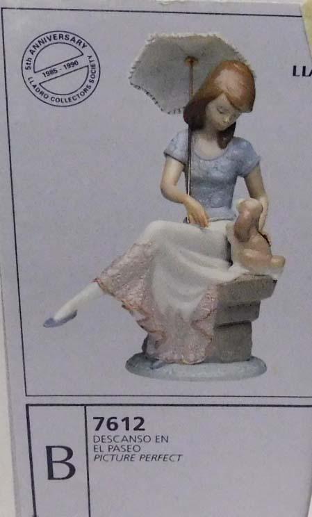 Lladro Figurine 7612 Picture Perfect Girl with Umbrella (1 of 8)