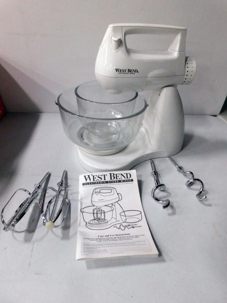 West Bend Electric Stand Mixer with 2 Bowls and 2 Sets (1 of 3)