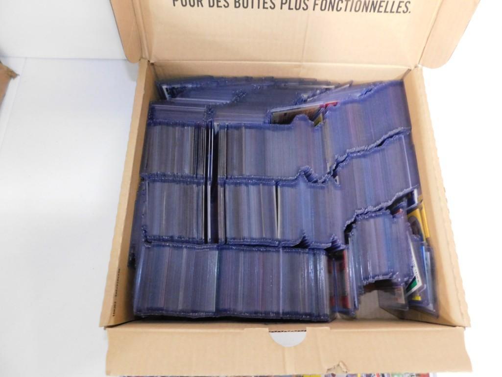 Lot of Sports Cards in Protective Sleeves incl Wade: Lot of Sports Cards in Protective Sleeves incl Wade Boogs , Sammy Sosa , etc