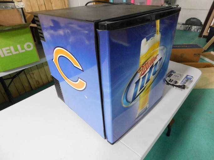 Chicago Bears Miller Lite Mini Fridge Refrigerator