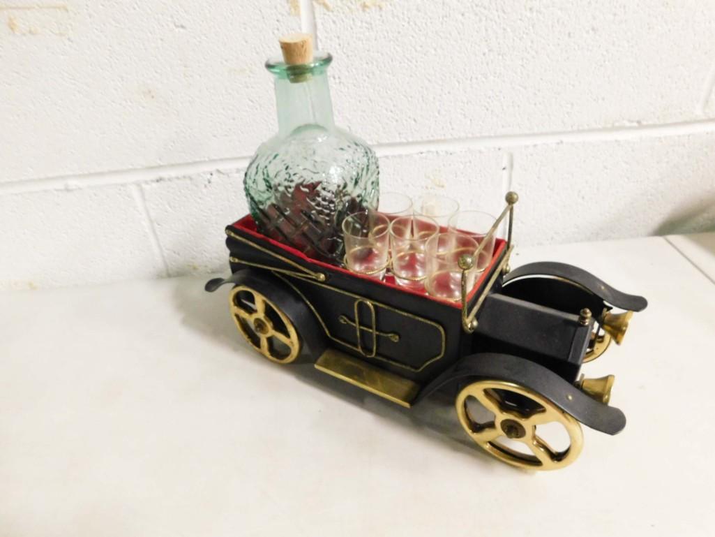 Old Time Car Bar Set with Decanter and 6 Shot Glasses (1 of 6)