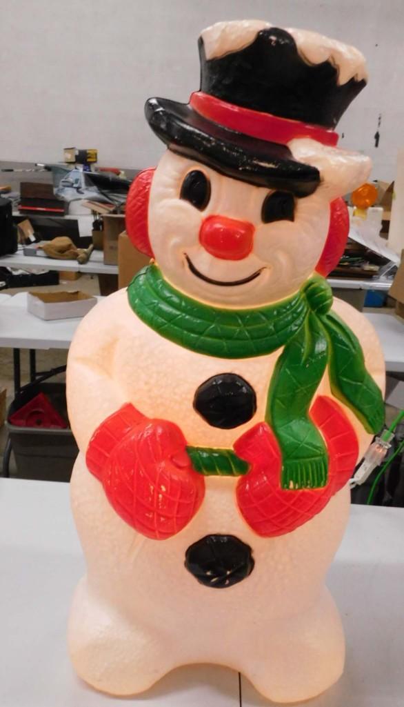 Smaller Frosty the Snowman Blow Mold Works , approx 29": Smaller Frosty the Snowman Blow Mold Works , approx 29" Tall