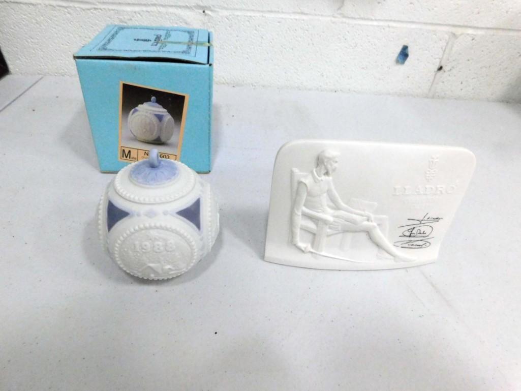 Lladro Ornament and Lladro Collection Society Plaque (1 of 5)
