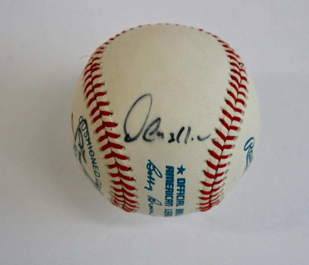 Lance Johnson / Ozzie Guillen Signed Baseball: Lance Johnson / Ozzie Guillen Signed Baseball No COA