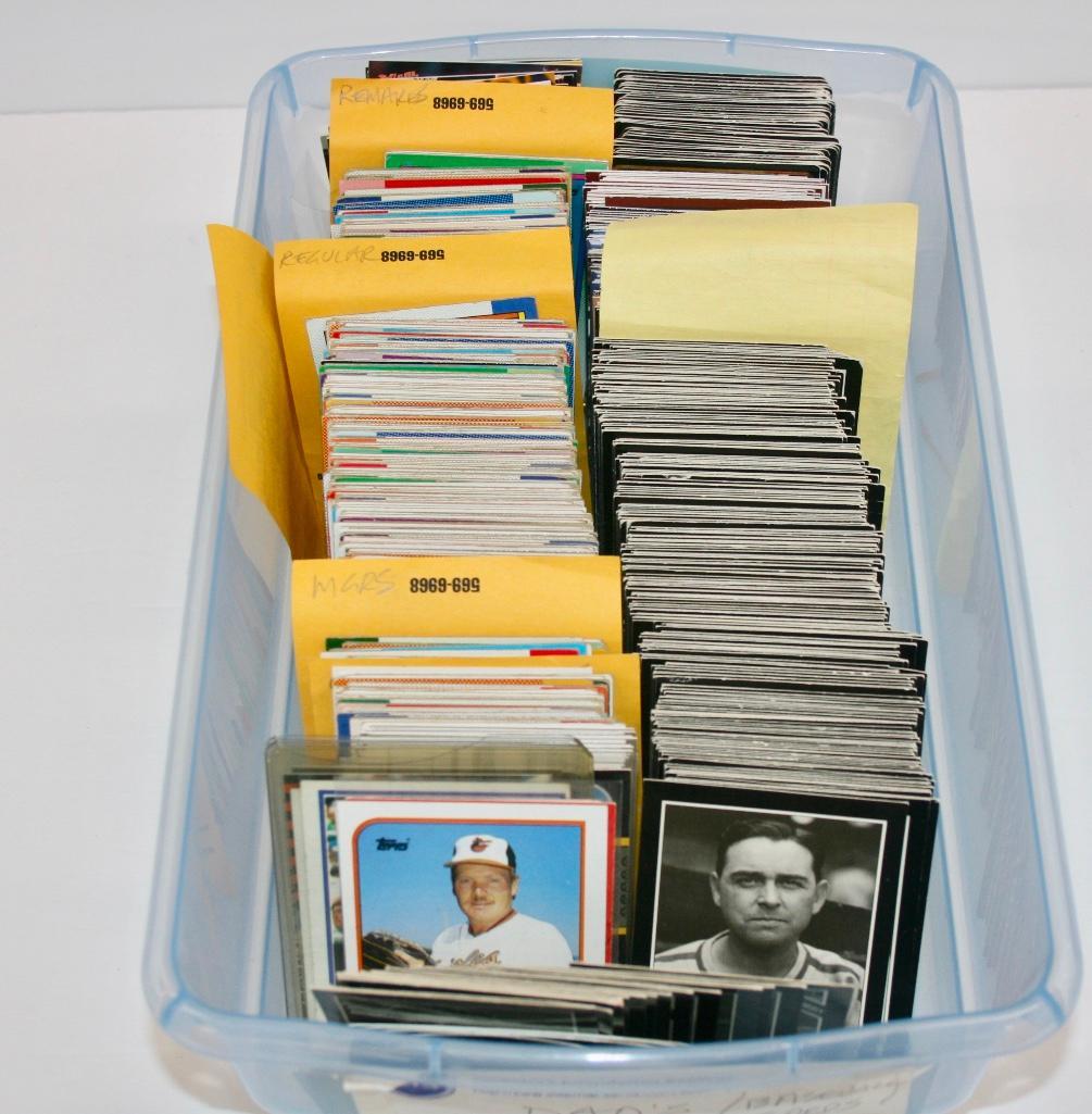 Container of Sports Cards Mostly Baseball: Container of Sports Cards Mostly Baseball