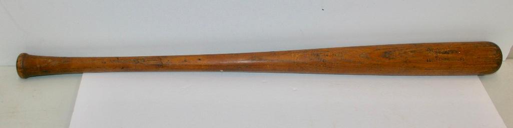 JC Higgins Lou Gehrig Professional Bat: JC Higgins Lou Gehrig Professional Bat Bat has been cracked and repaired.