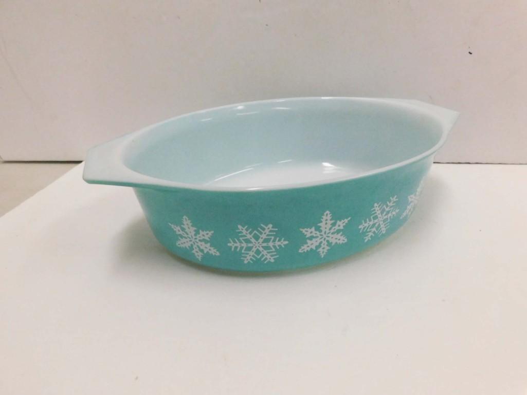 Vintage Pyrex Aqua Snowflake Casserole Dish 2.5 Qt (1 of 3)