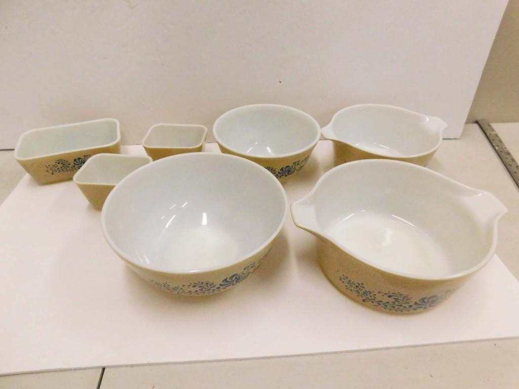 Vintage Pyrex Homestead Pattern Bowls , Casserole (1 of 5)