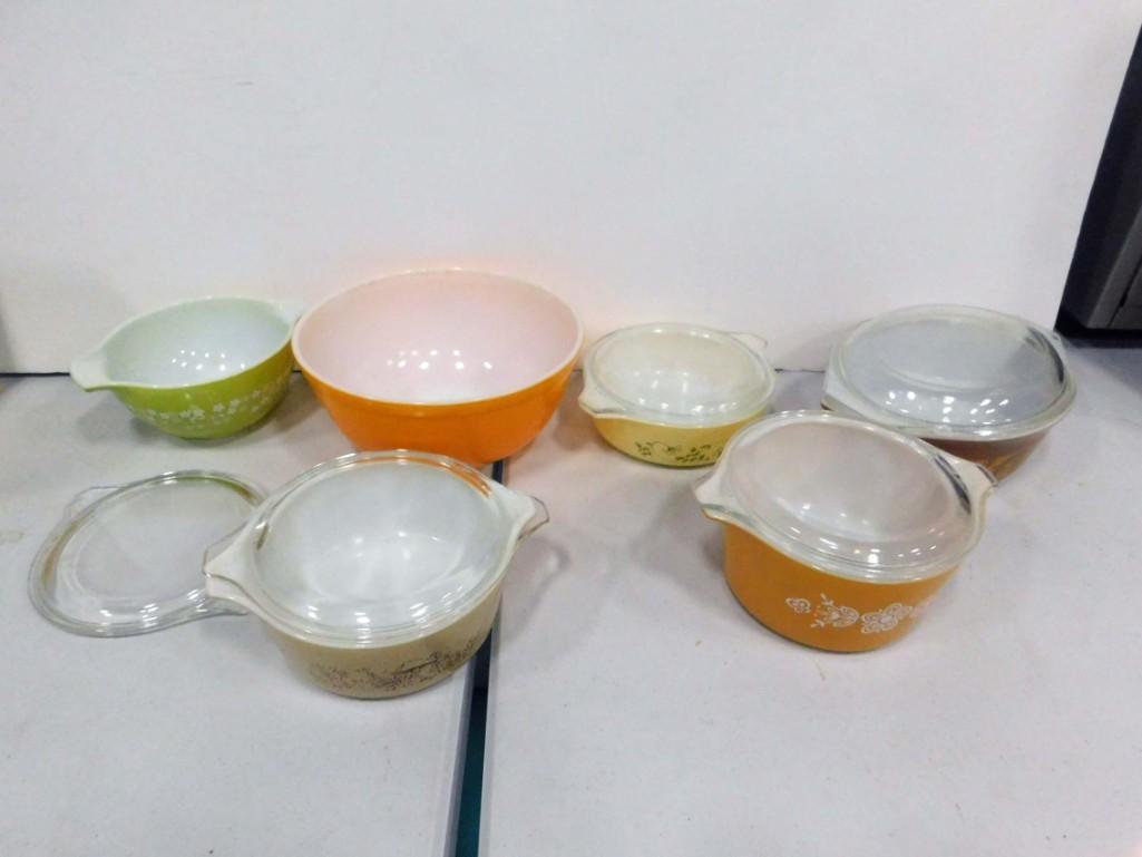 Lot of Vintage Pyrex Bowls and Casseroles (1 of 5)