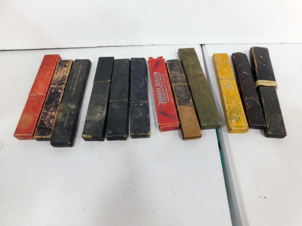 Lot of 12 Antique Straight Razors with Cases (1 of 3)
