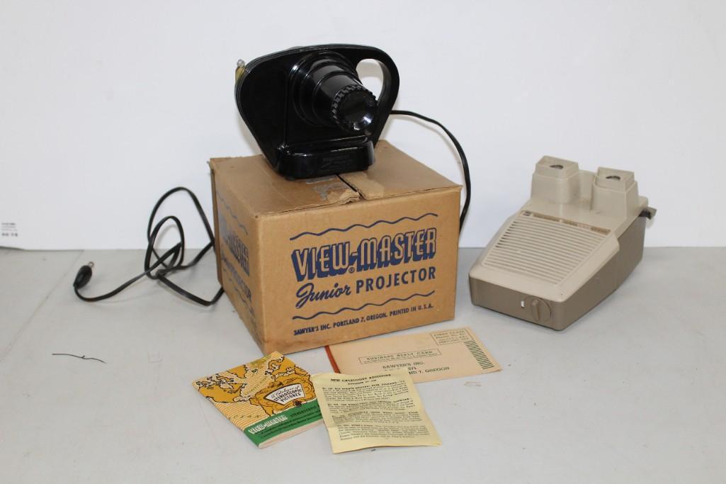 View Master Jr Projector and a Talking View Master (1 of 8)