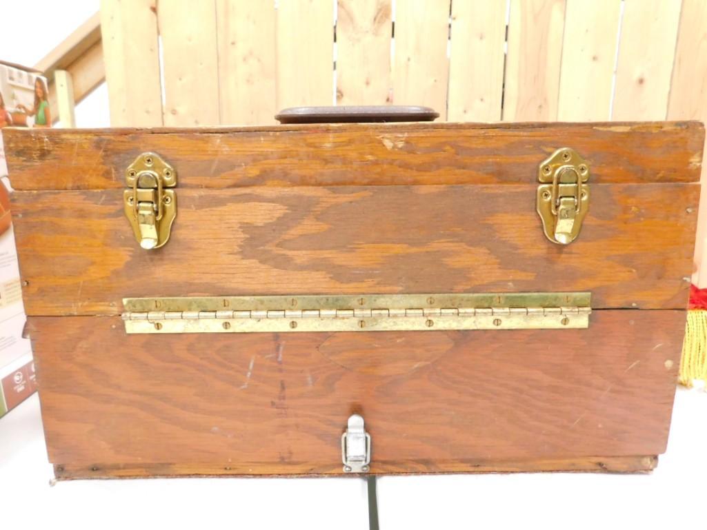 Vintage Bocce Ball Set in Wooden Box (1 of 5)