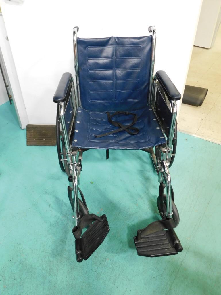 Saw III movie Prop Wheelchair (1 of 6)