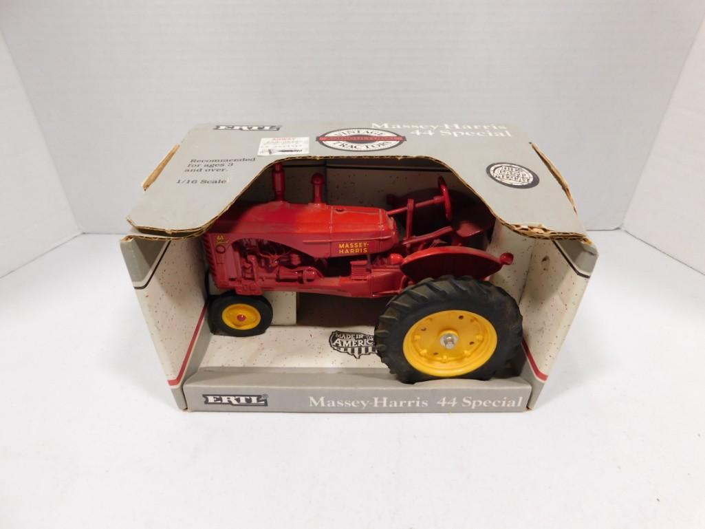 Ertl Massey Harris 44 Special Die Cast Tractor New in (1 of 5)