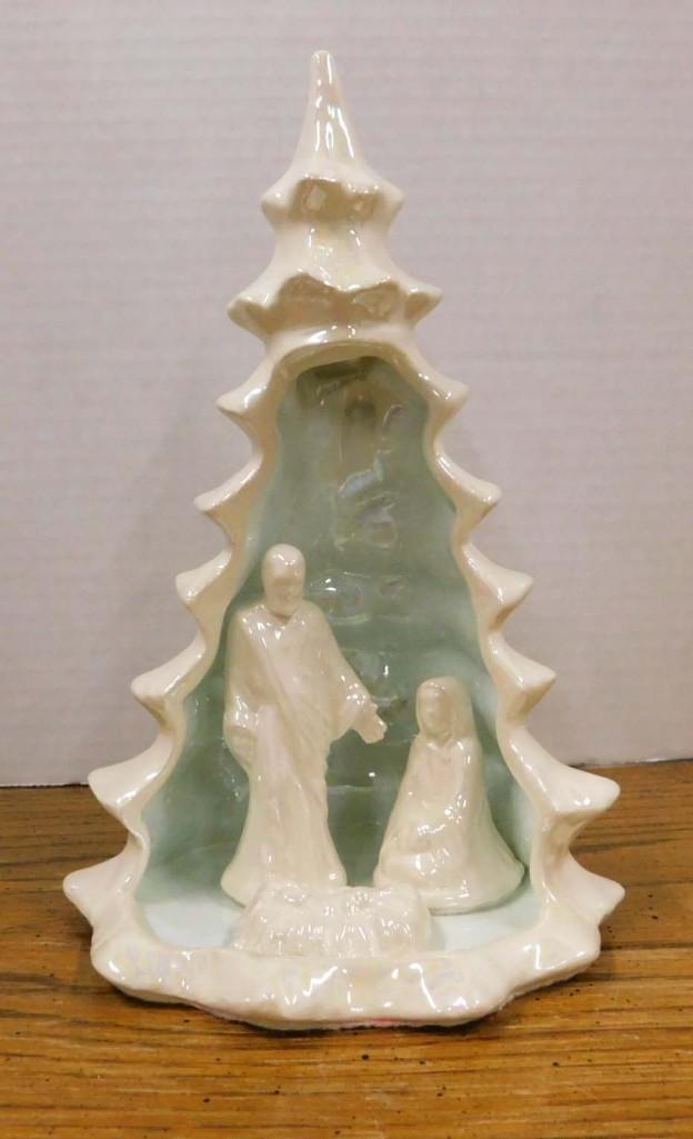 Vintage Ceramic Miniature Nativity Figurines in a (1 of 2)