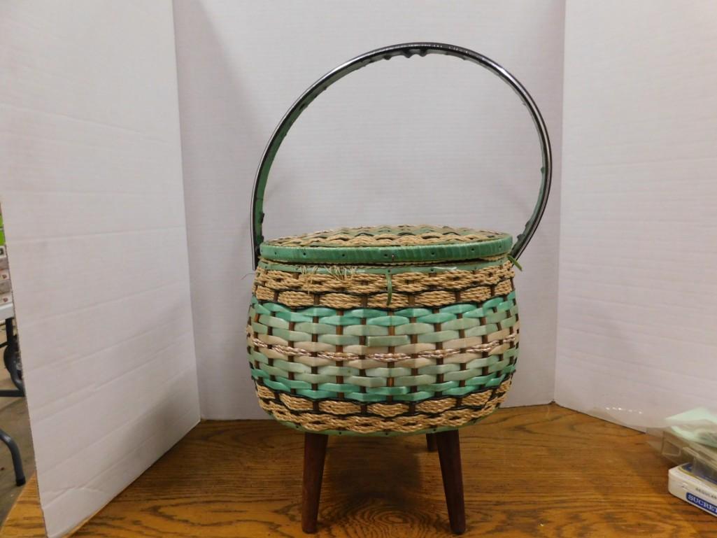 Vintage Sewing Basket with Sewing Supplies (1 of 3)