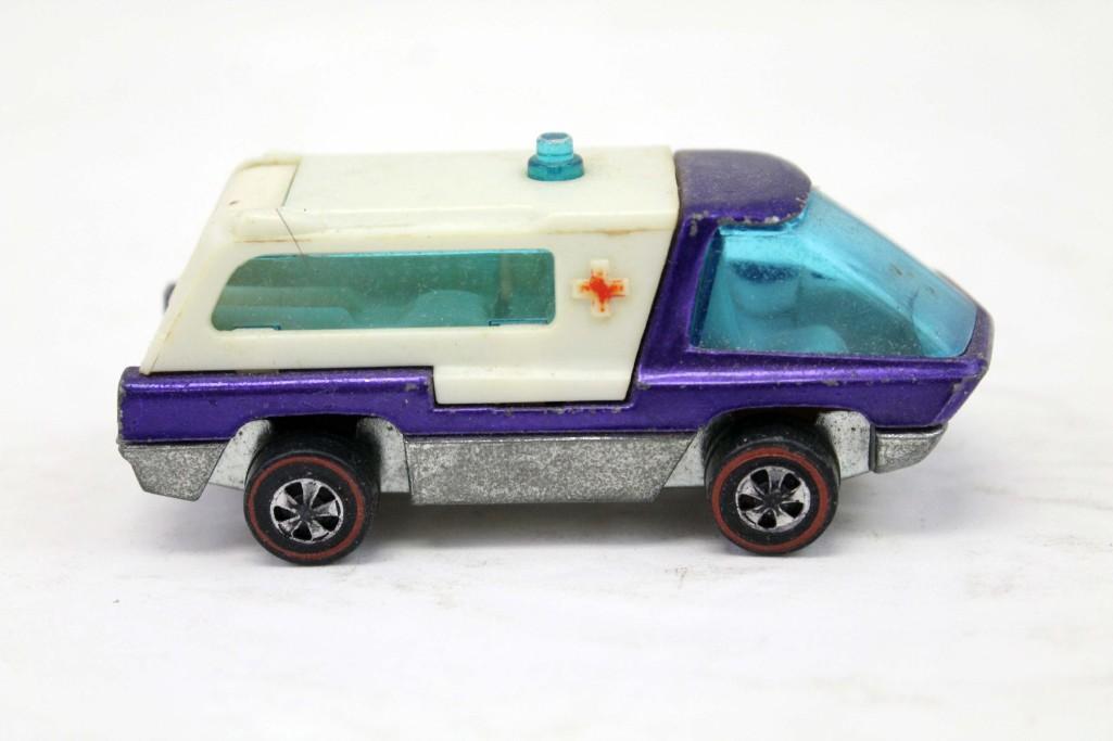 Vintage Redline Hot Wheels Purple Paramedic Ambulance (1 of 5)
