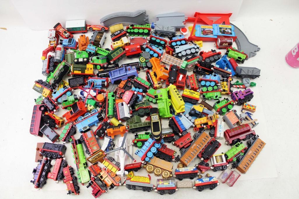 100+ Thomas the Tank Die cast Metal Train Cars, Chinese (1 of 3)