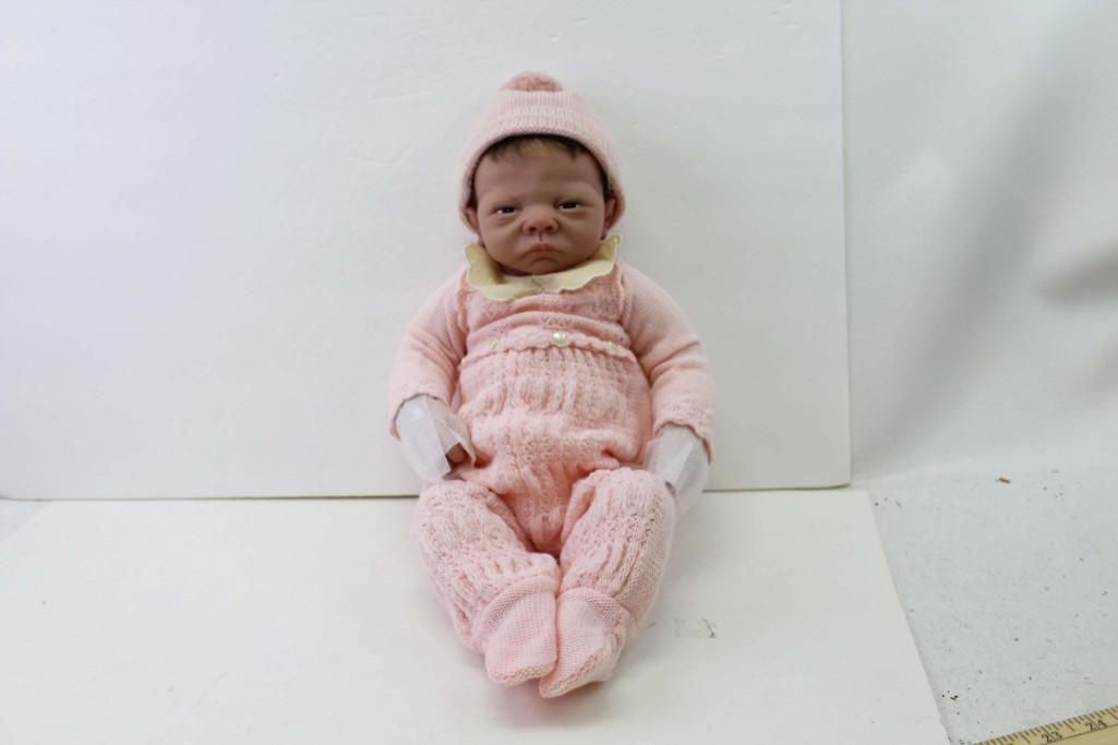 Ashton Drake Baby Emily So Truly Real 21" Vinyl & Cloth: Ashton Drake Baby Emily So Truly Real 21" Vinyl & Cloth Weighted Doll by Linda Webb . Brown hair, painted eyes. Original outfit. Clean, gc. No box or papers