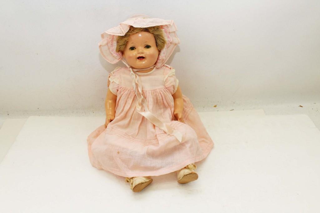1940s Vtg 16" Composition and Cloth Effanbee Lovums: 1940s Vintage 16" Composition and Cloth Effanbee Lovums Baby Girl Cryer Doll with Teeth . No longer cries. Mohair wig, original outfit. Minor crazing.