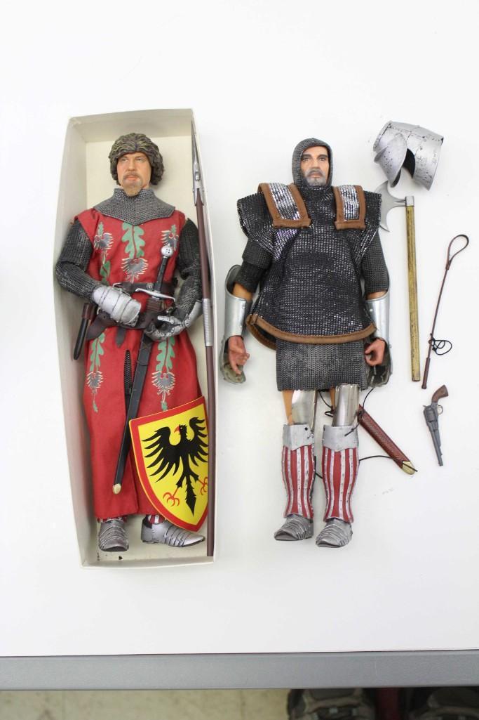 2 Roman ( Red ) Emperor / Medieval / Gladiator Soldiers (1 of 4)