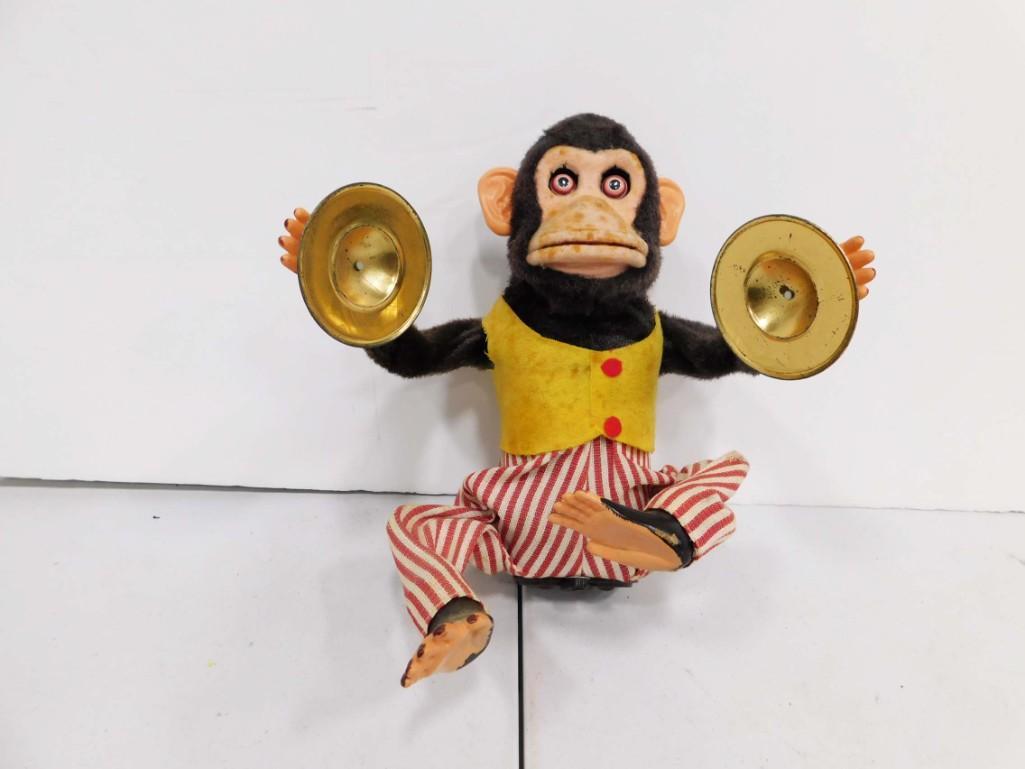 Vintage Animated Monkey with Cymbals: Vintage Animated Monkey with Cymbals . Condition: untested but appears very nice. Battery compartment is clean