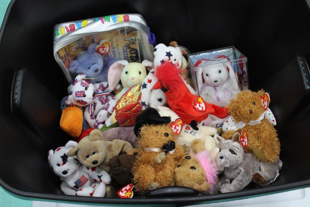30+ Beanie Babies Most with Tags: Lot of approx 30+ Beanie Babies Most with Tags