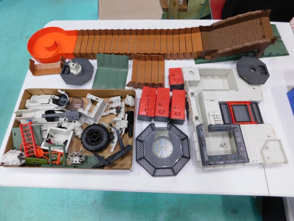 Vtg 1980s Hasbro 3 3/4" GI Joe Parts & Accessores (1 of 5)