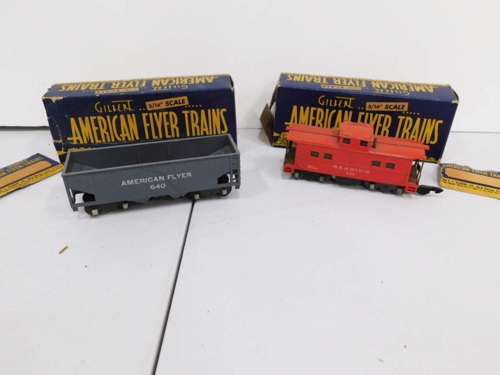 1940 American Flyer #640 Car and #630 Caboose (1 of 6)