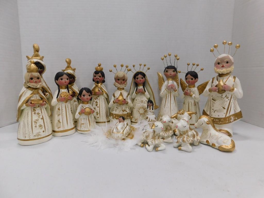 22 Nativity Christmas Statues or Figures (1 of 4)