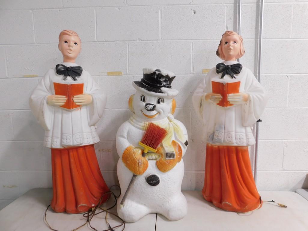 3 Christmas Blow Molds incl a Snowman and 2 Carolers (1 of 6)