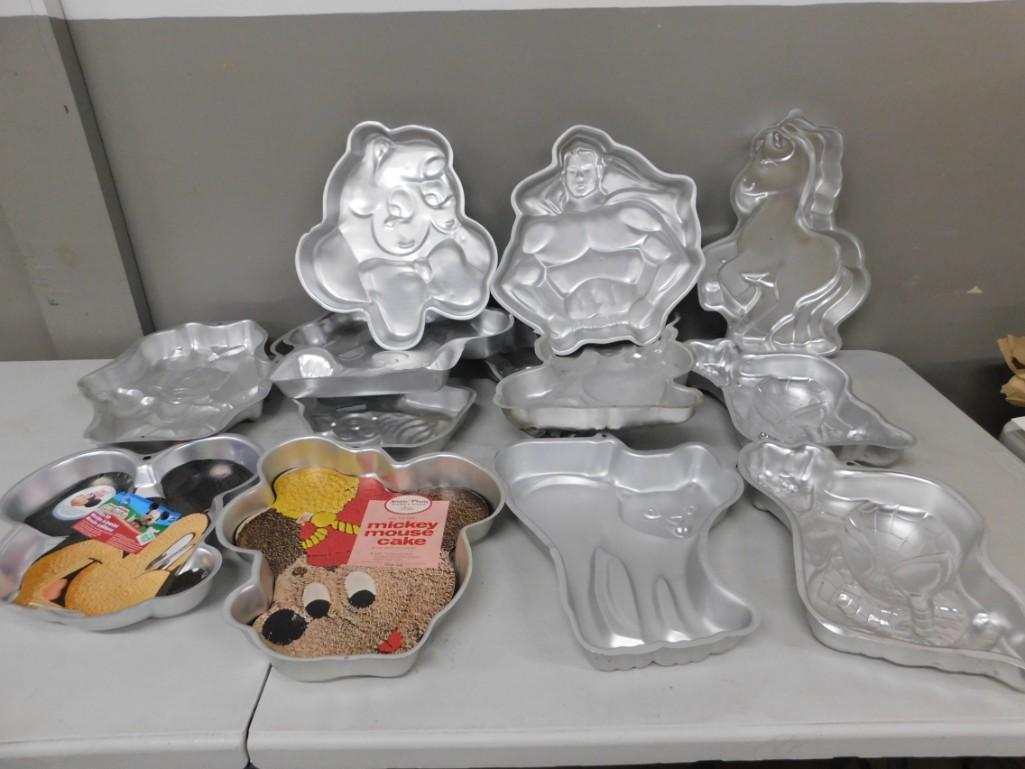 Lot of Cake Molds including Walt Disney, Mickey Mouse, (1 of 7)