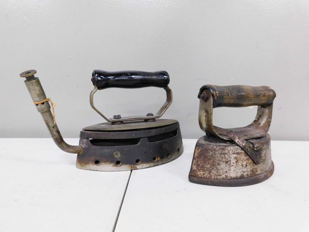 2 Antique Irons including Double Point "Iwantu" Comfort (1 of 4)