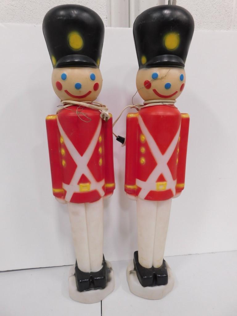 2 Vintage Blow Molds Christmas Soldiers (1 of 2)