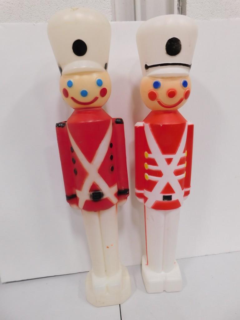 2 Vintage Blow Molds Christmas Soldiers (1 of 2)