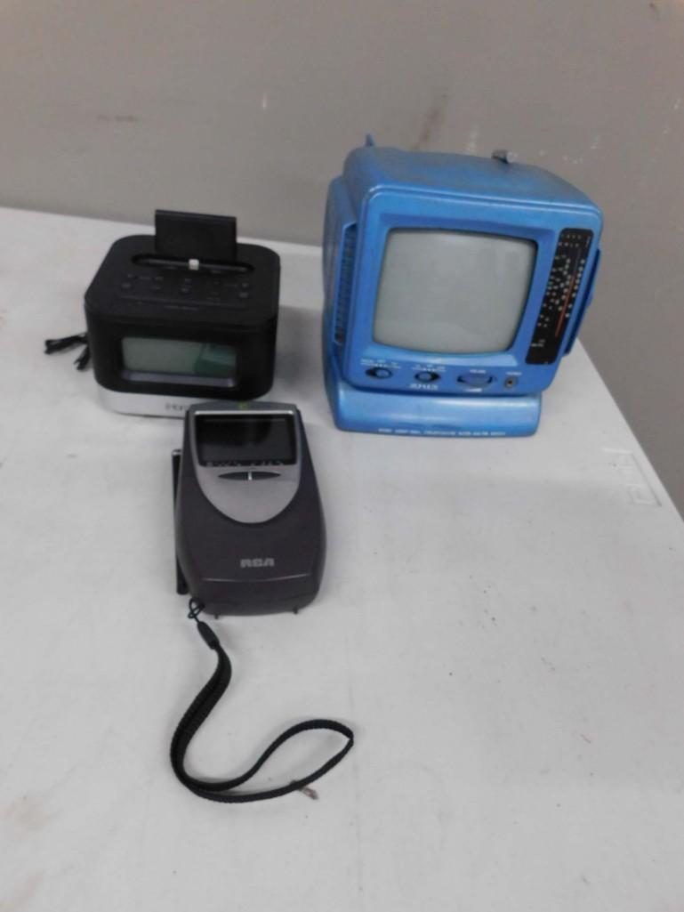 Electronics Lot incl 2 Portable TVs and an iHome Dock (1 of 4)