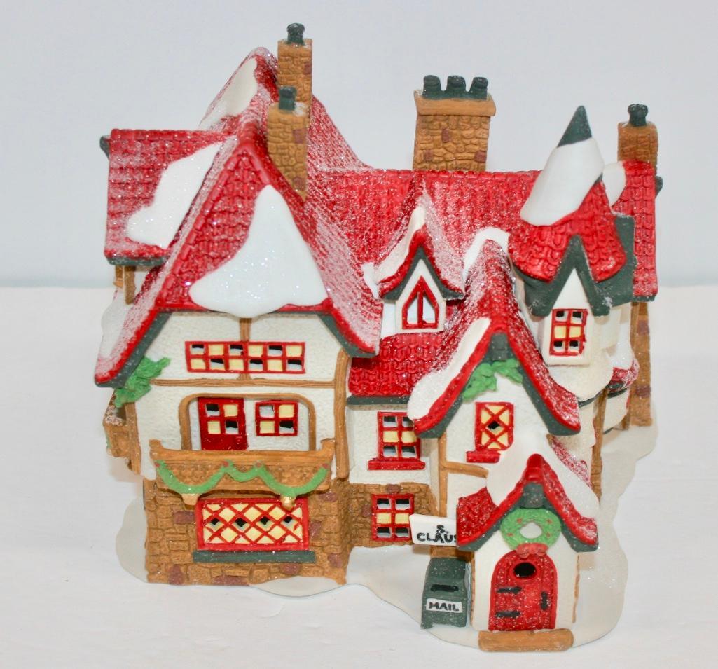 Dept 56 North Pole Series Santa's Workshop 1990 Lighted (1 of 4)