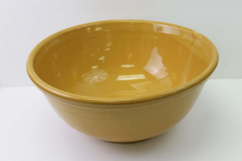 Bauer Yellowware Mixing Bowl (1 of 4)