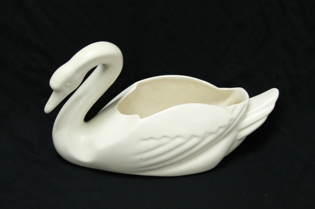 Bauer Pottery White Swan Planter (1 of 4)