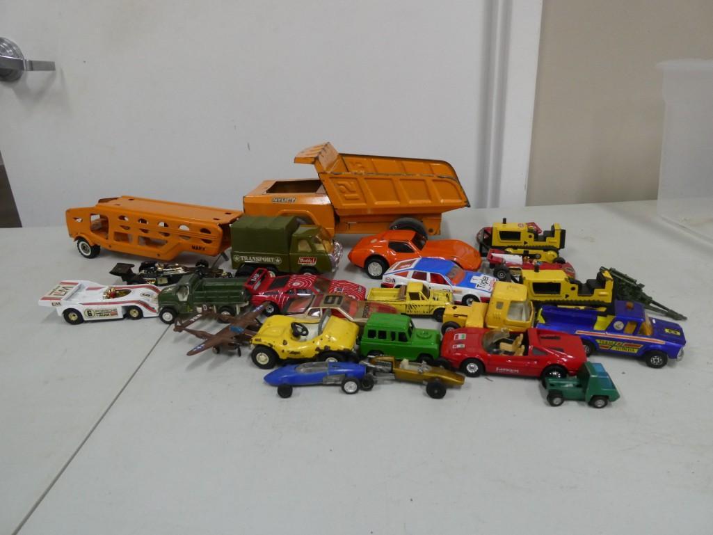 Lot of Toy Cars and Vehicles incl Die Cast , Pressed (1 of 3)