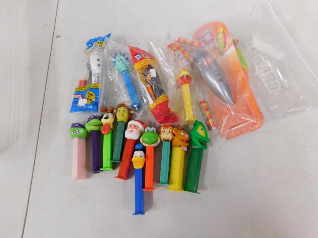 Lot of Pez Dispensers incl Fozzie Bear, TMNT, Pebbles,: Lot of Pez Dispensers incl Fozzie Bear, Teenage Mutant Ninja Turtles, Pebbles, Odie, etc