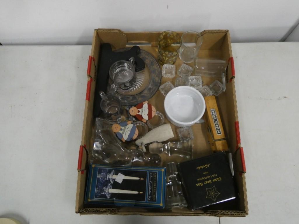 Lot of Smalls incl Glass Seal Paperweight or Figure , (1 of 3)