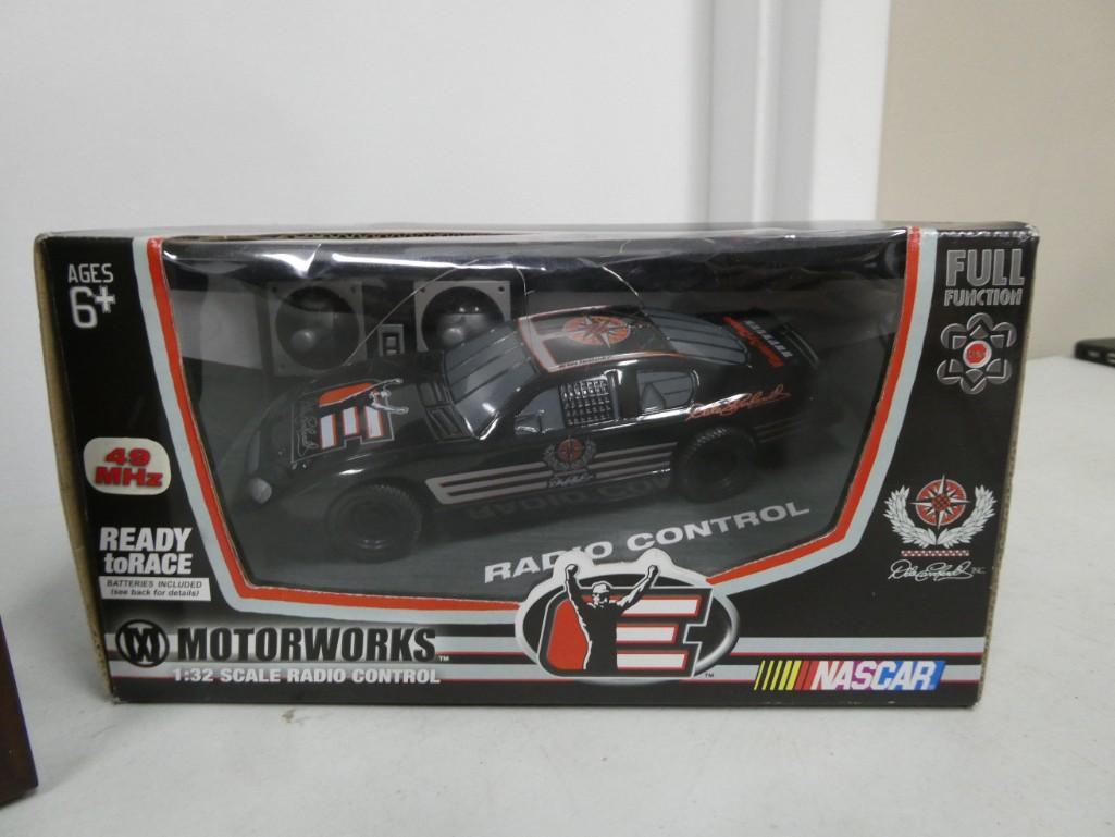 Motorworks 1:32 Scale RC Car New in Box (1 of 1)