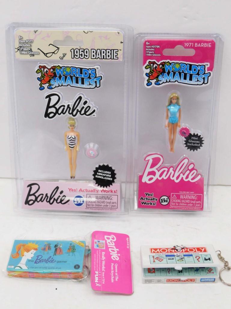 2 World's Smallest Barbies: 1959 and Malibu Barbie (1 of 7)