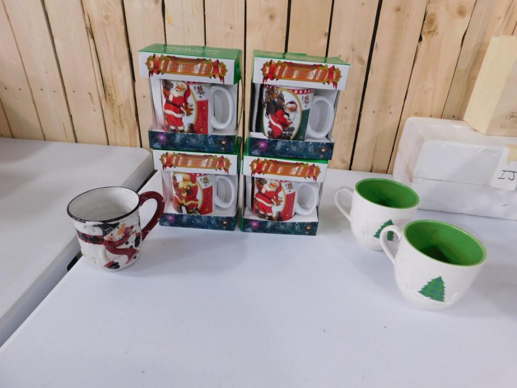 4 New Christmas Mugs plus 3 Loose Mugs: Lot of 7 Christmas mugs including 4 Giordano New in Box and 3 Loose Mugs or Cups